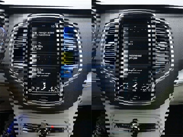 Used 2021 Volvo XC90 T5 Momentum w/ Climate Package image 11