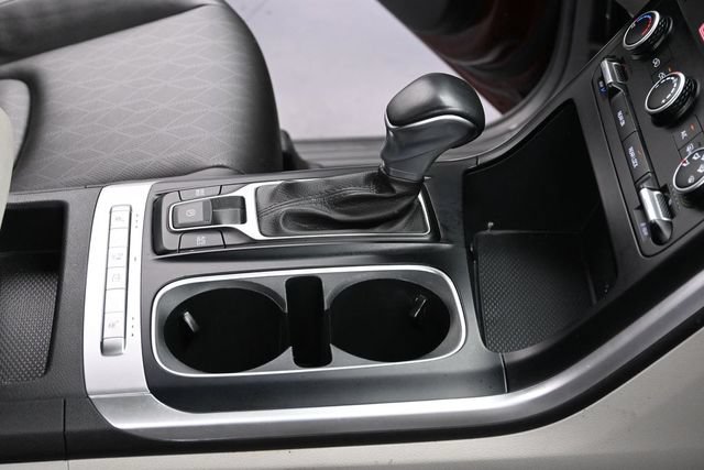 Used 2024 Kia Carnival LX FWD image 33