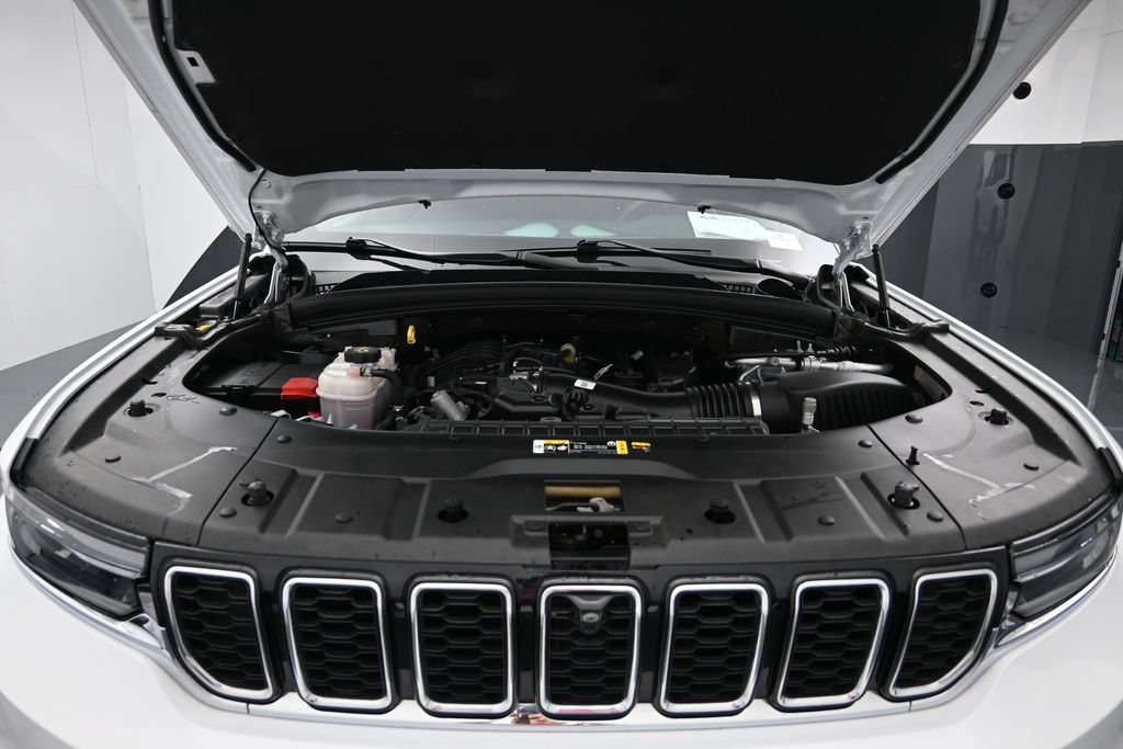 Used 2024 Jeep Grand Cherokee L Limited w/ Luxury Tech Group II AWD/4WD image 29