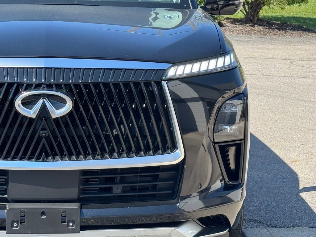 Used 2025 INFINITI QX80 Sensory AWD/4WD image 7