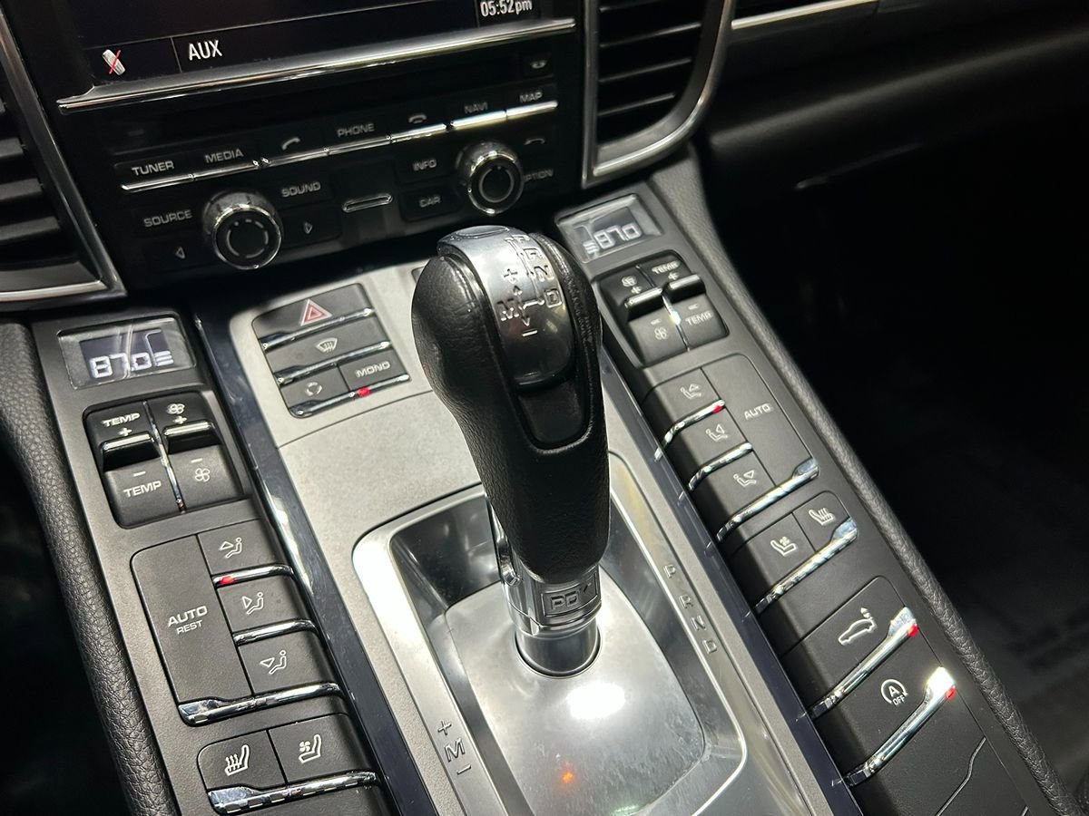 Used 2012 Porsche Panamera 4 image 34
