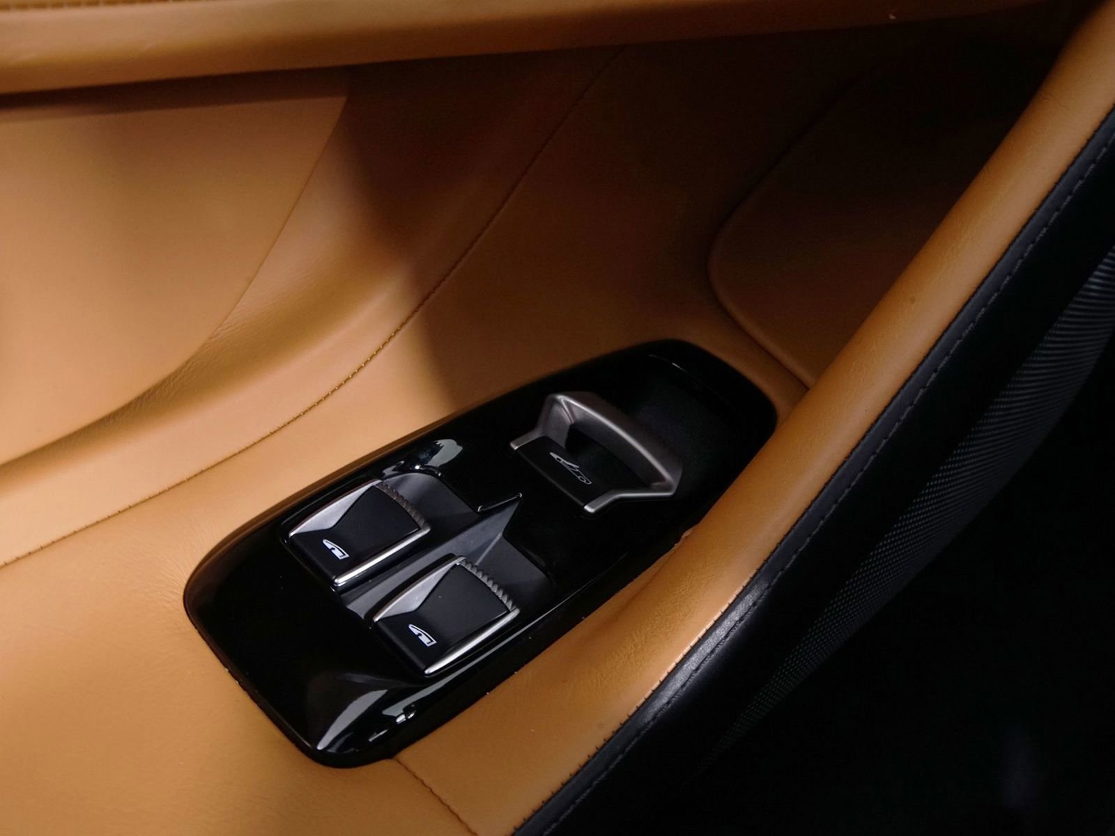 Used 2025 McLaren GTS image 28