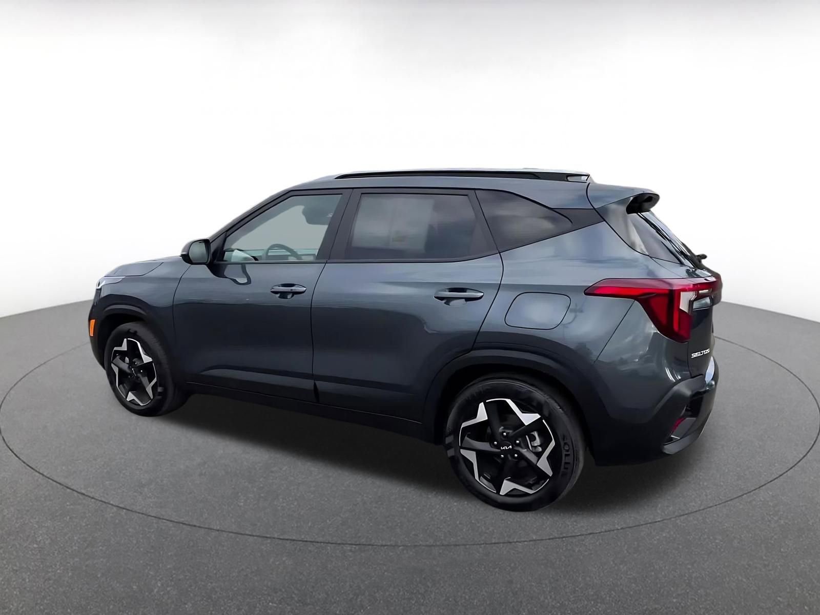 Used 2025 Kia Seltos S image 10