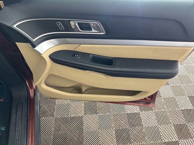 Used 2016 Ford Explorer XLT w/ Equipment Group 201A image 20