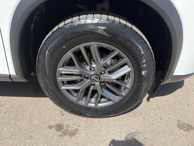 Used 2024 Nissan Rogue S AWD/4WD image 13