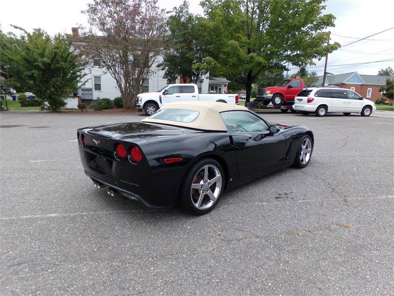Used 2007 Chevrolet Corvette Convertible w/ Preferred Equipment Group image 6