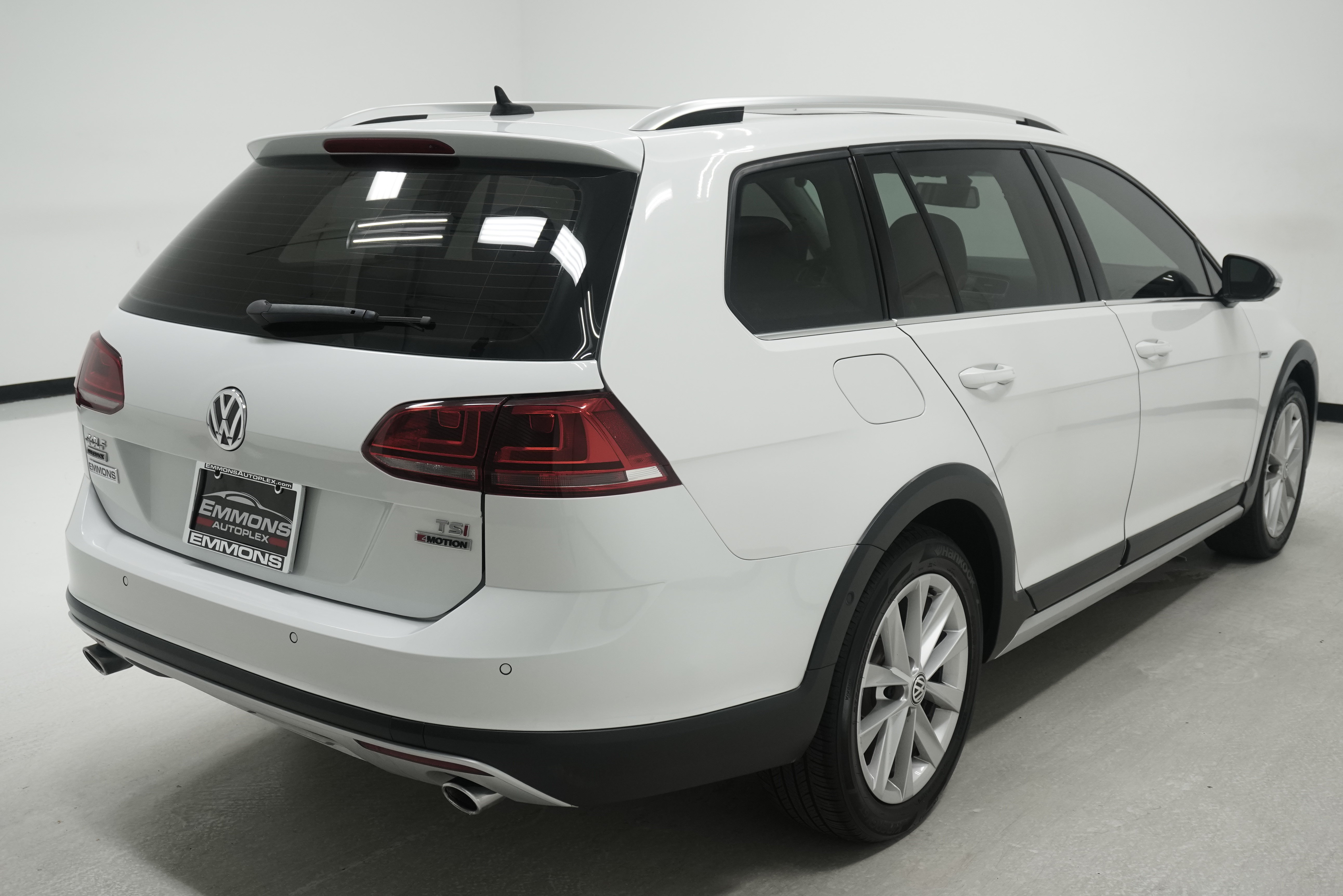 Used 2017 Volkswagen Golf Alltrack SEL AWD/4WD image 4