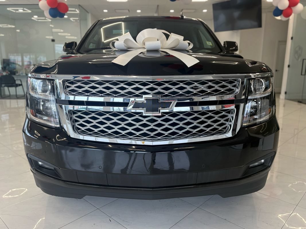 Used 2018 Chevrolet Tahoe LT w/ LT Signature Package AWD/4WD image 2