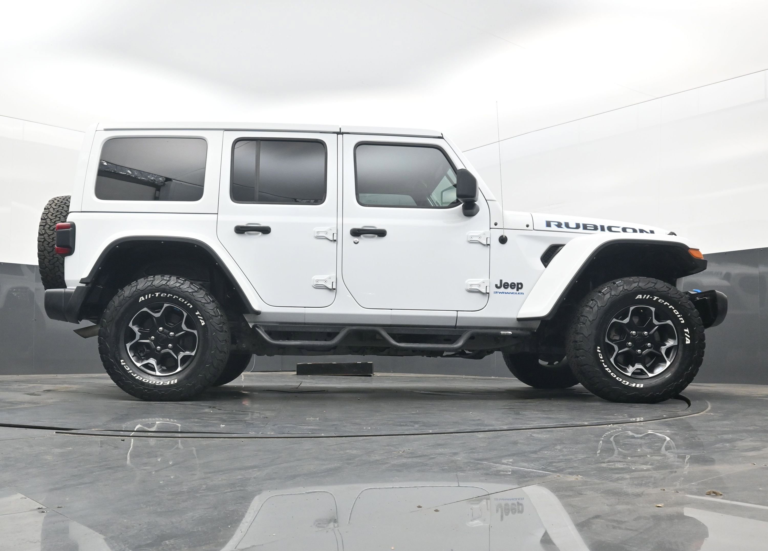 Used 2023 Jeep Wrangler Unlimited Rubicon 4xe w/ Cold Weather Group image 33