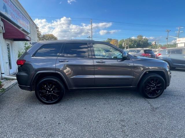 Used 2020 Jeep Grand Cherokee Altitude AWD/4WD image 7