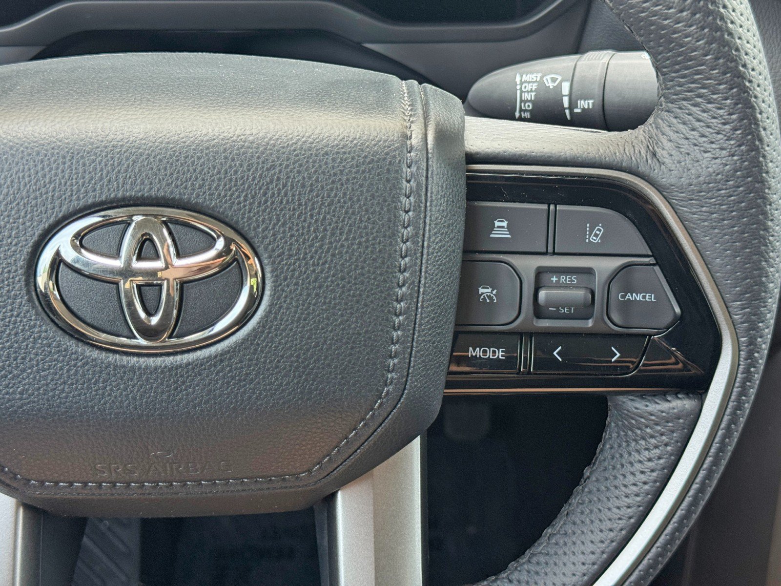 Used 2024 Toyota Tundra Limited AWD/4WD image 23