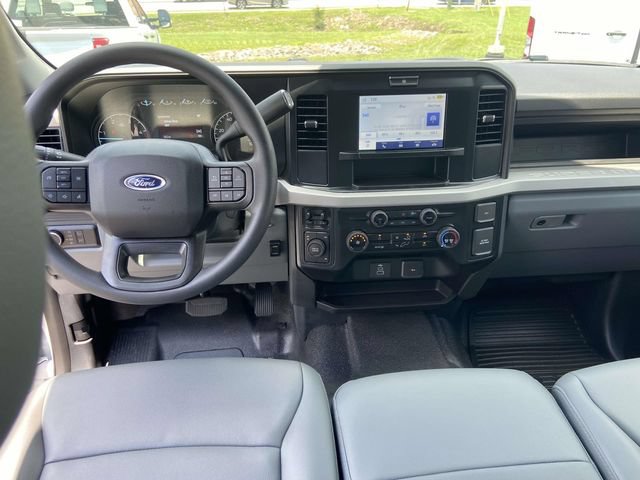 New 2026 Ford F550 4x4 Supercab Super Duty image 17