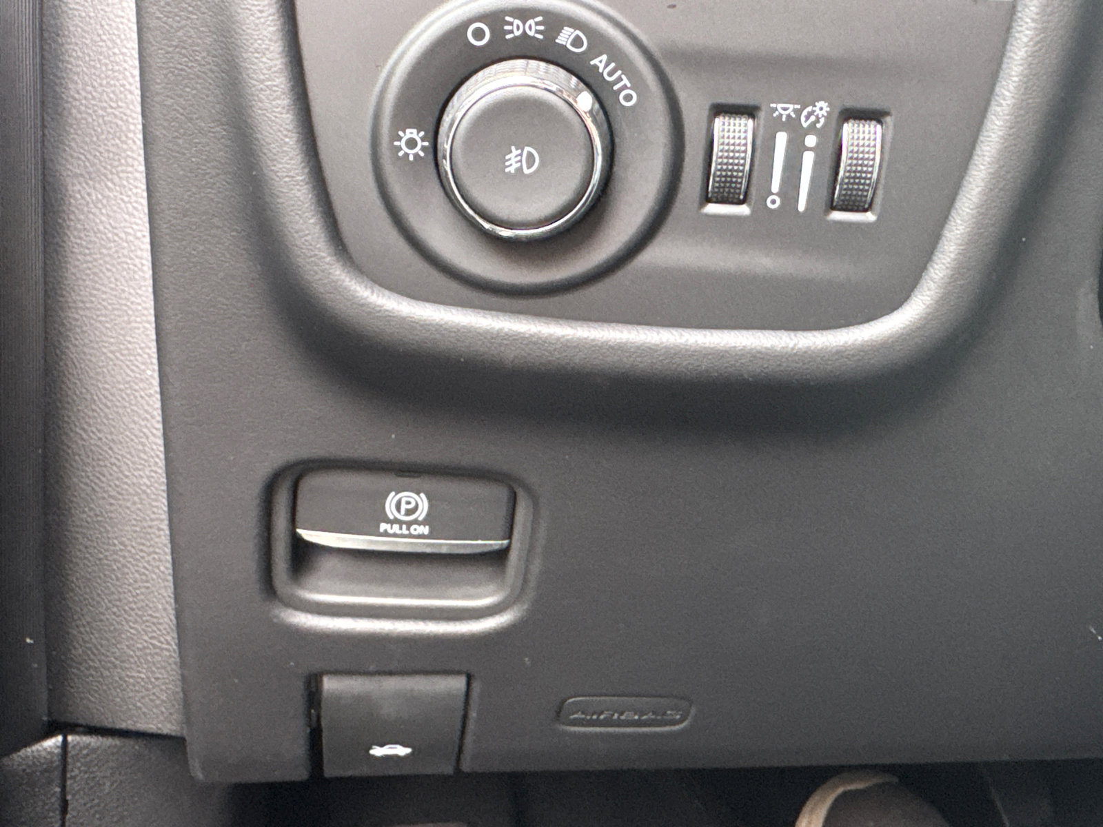 Used 2025 Jeep Grand Cherokee L Summit image 39