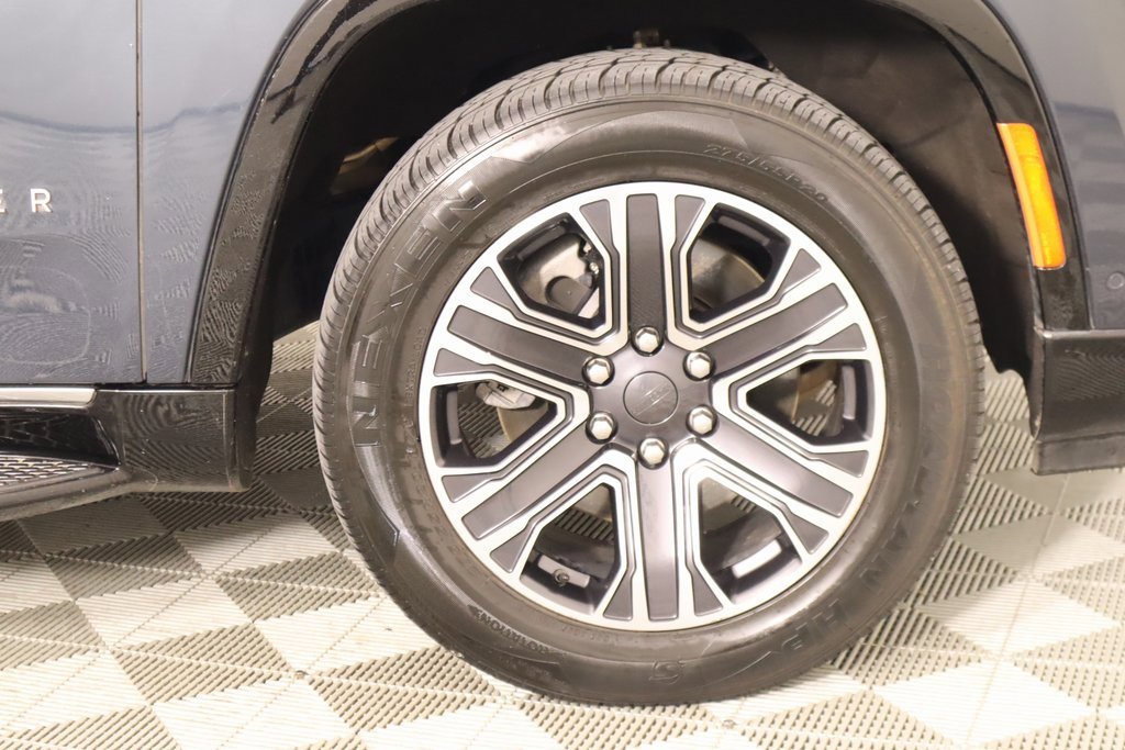 Used 2023 Jeep Wagoneer Series II w/ Flexible Seating Group image 20