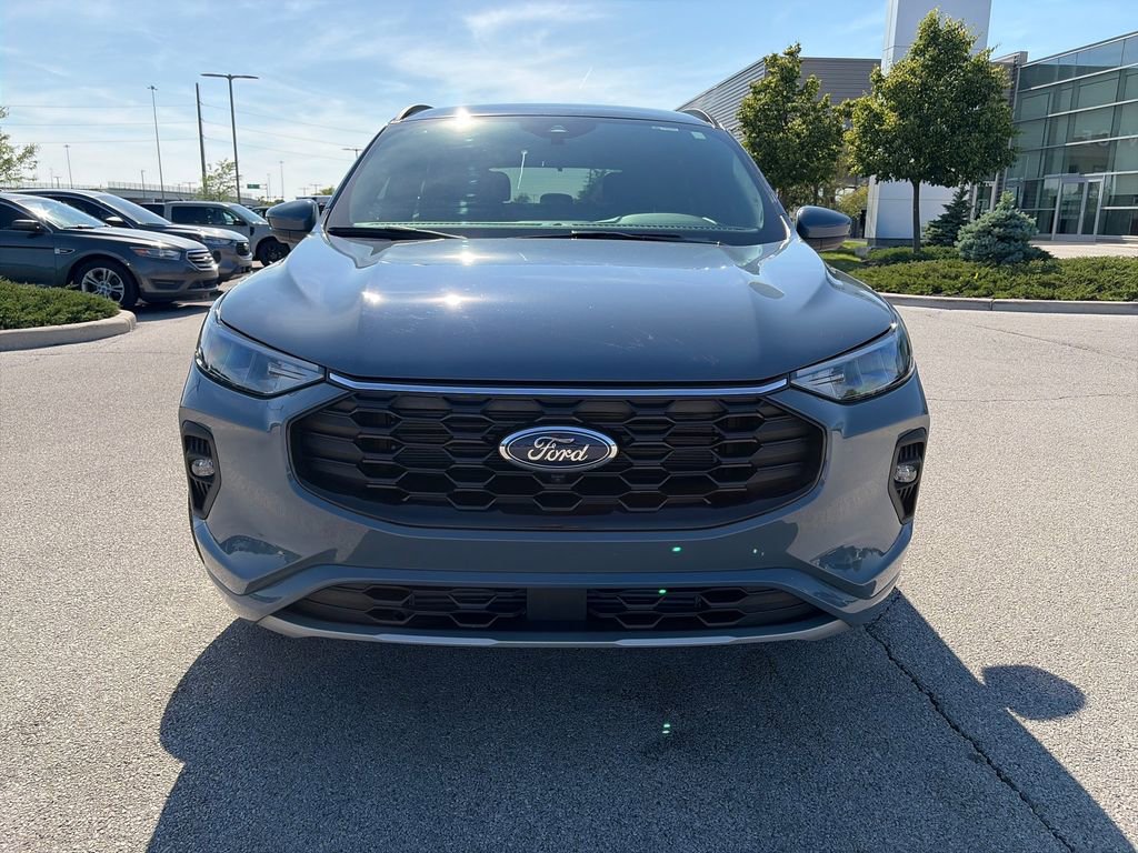 Used 2023 Ford Escape ST-Line Select w/ Tech Pack #2 AWD/4WD image 2