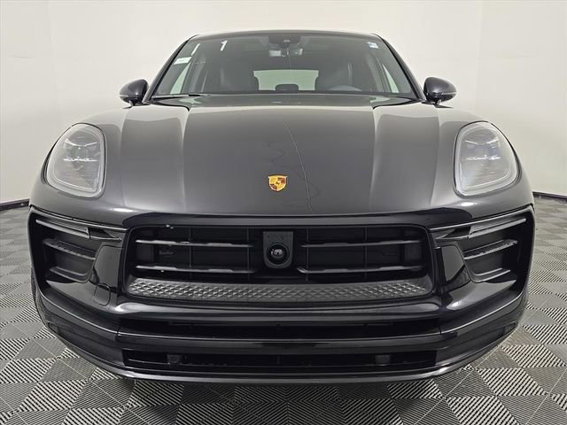 Certified 2026 Porsche Macan AWD/4WD image 10