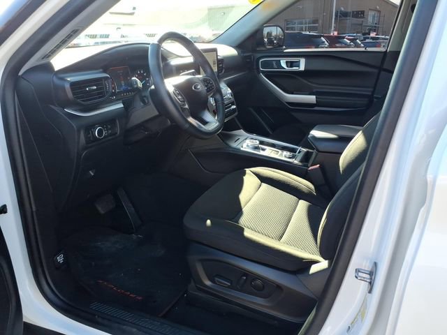 Certified 2024 Ford Explorer XLT w/ Class IV Trailer Tow Package image 16
