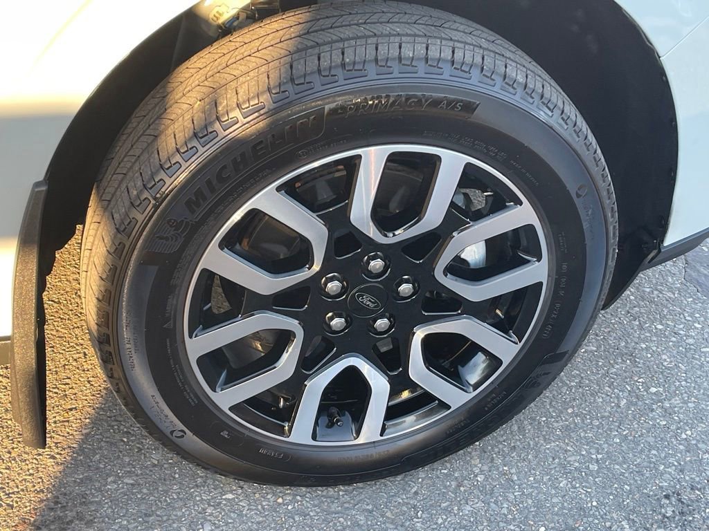 Used 2022 Ford Maverick Lariat w/ Equipment Group 500A Standard image 29