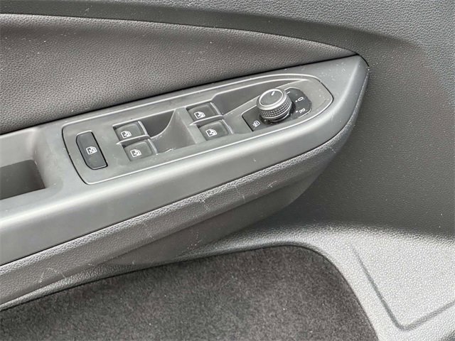 Certified 2022 Volkswagen Golf R image 14