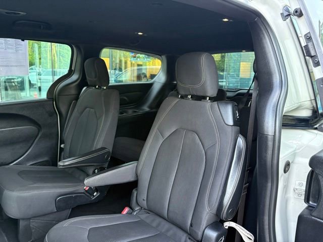 Used 2019 Chrysler Pacifica Touring Plus FWD image 23