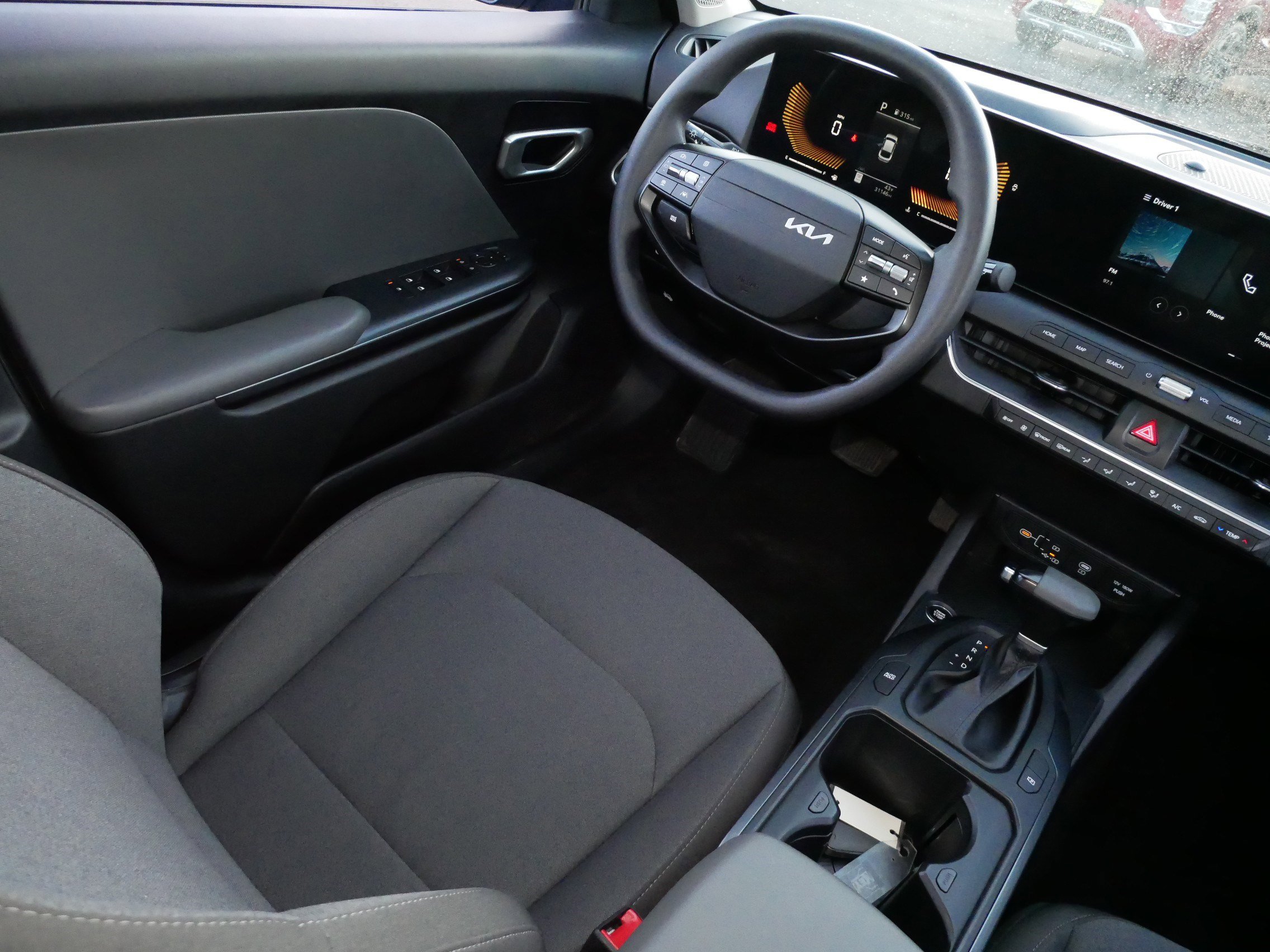 Used 2025 Kia K4 LXS image 9