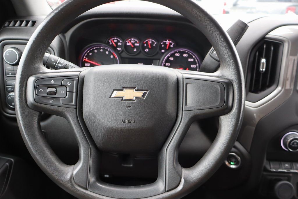 Used 2023 Chevrolet Silverado 1500 Custom image 6