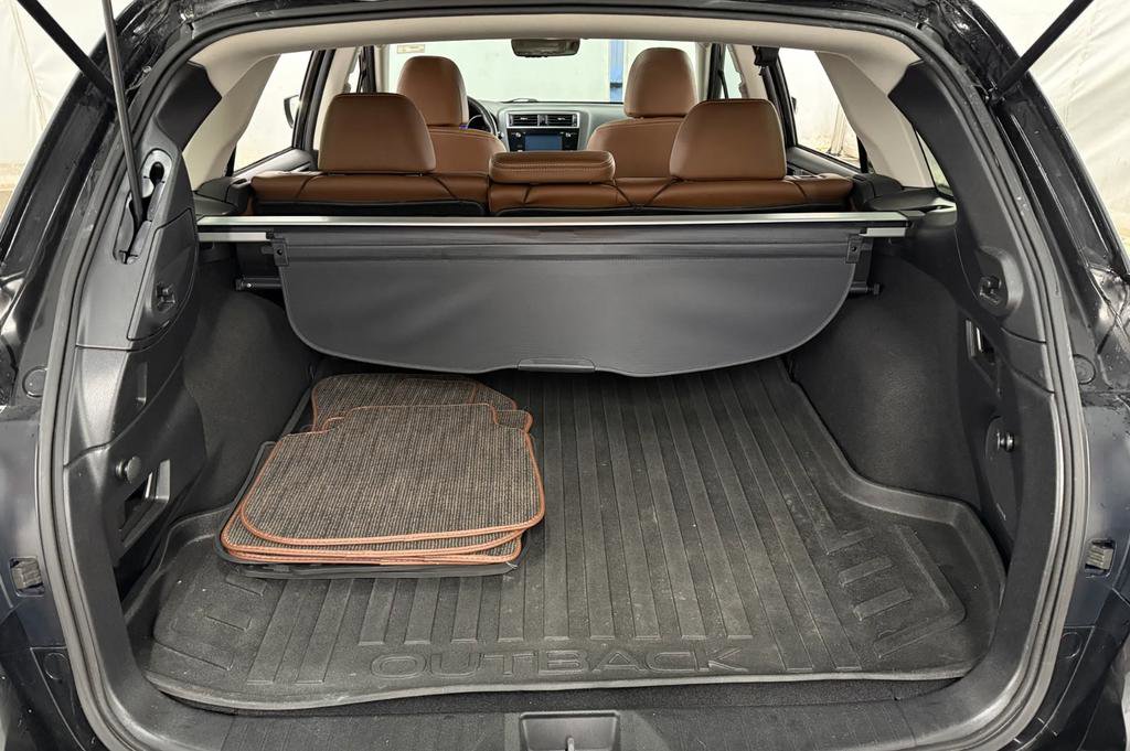 Used 2017 Subaru Outback 2.5i Touring w/ Popular Package #5A image 6