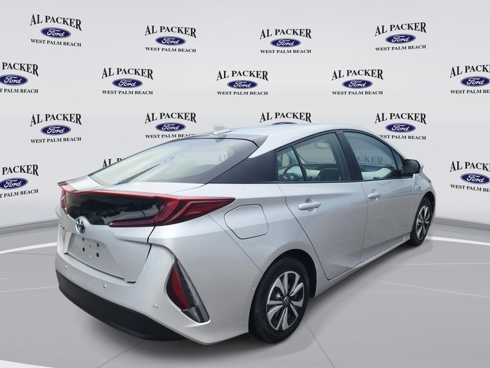 Used 2017 Toyota Prius Prime Advanced FWD image 6