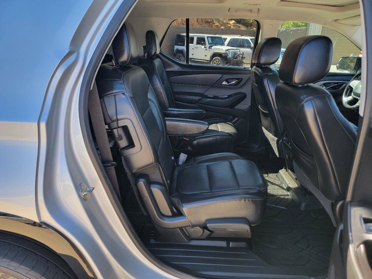 Used 2018 Chevrolet Traverse Premier w/ Redline Edition FWD image 12