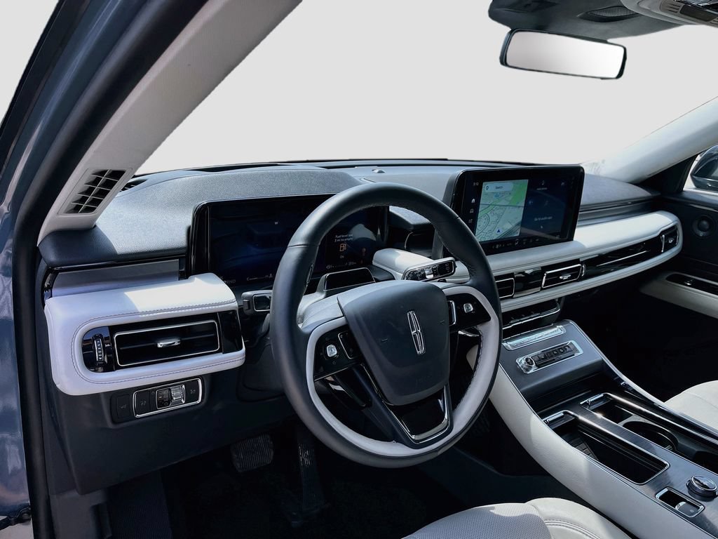 Used 2025 Lincoln Aviator AWD w/ Equipment Group 101A image 9
