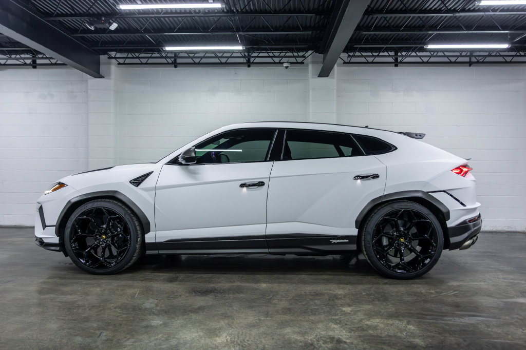 Used 2023 Lamborghini Urus Performante AWD/4WD image 18