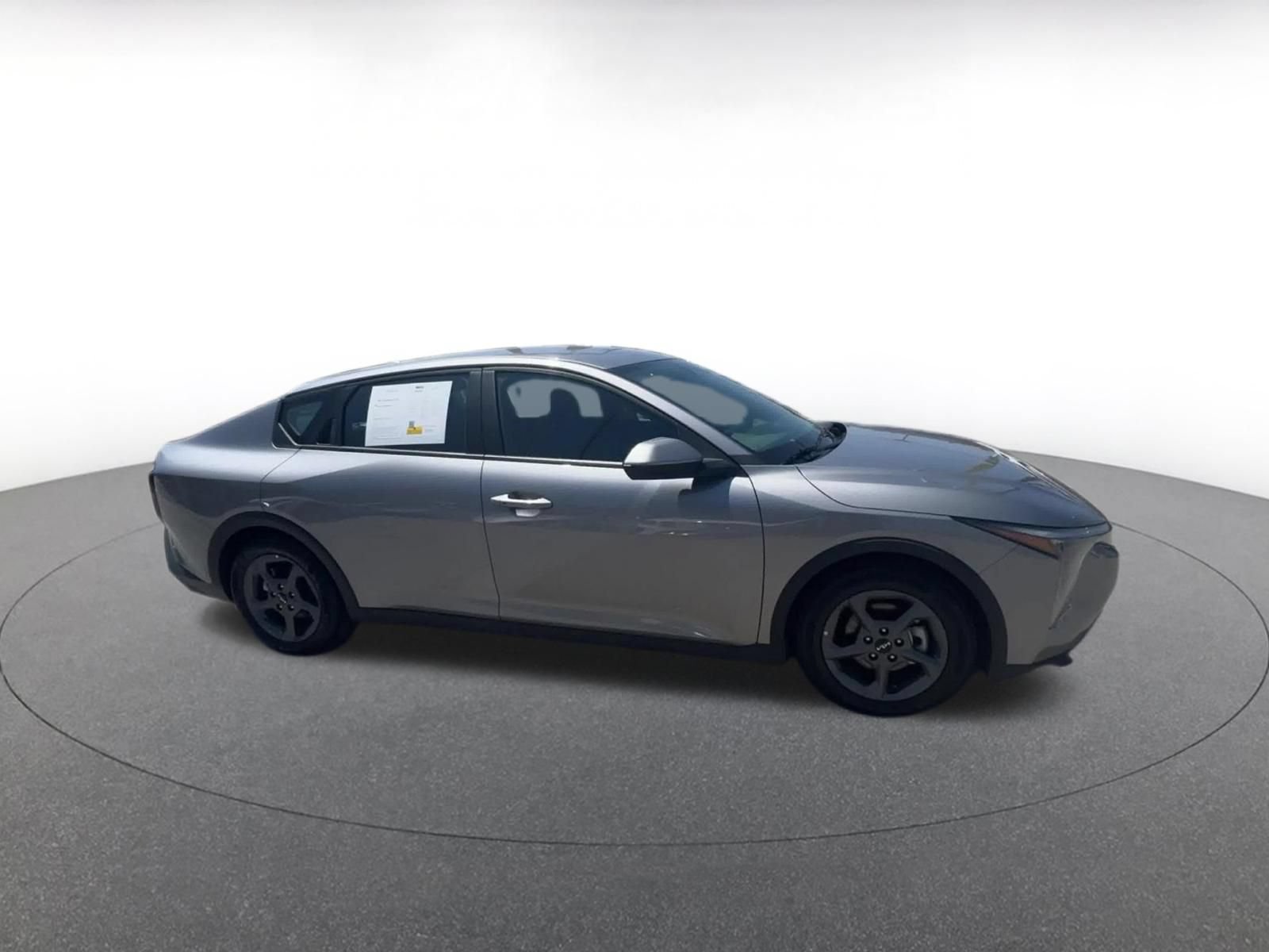 Used 2025 Kia K4 FWD image 2