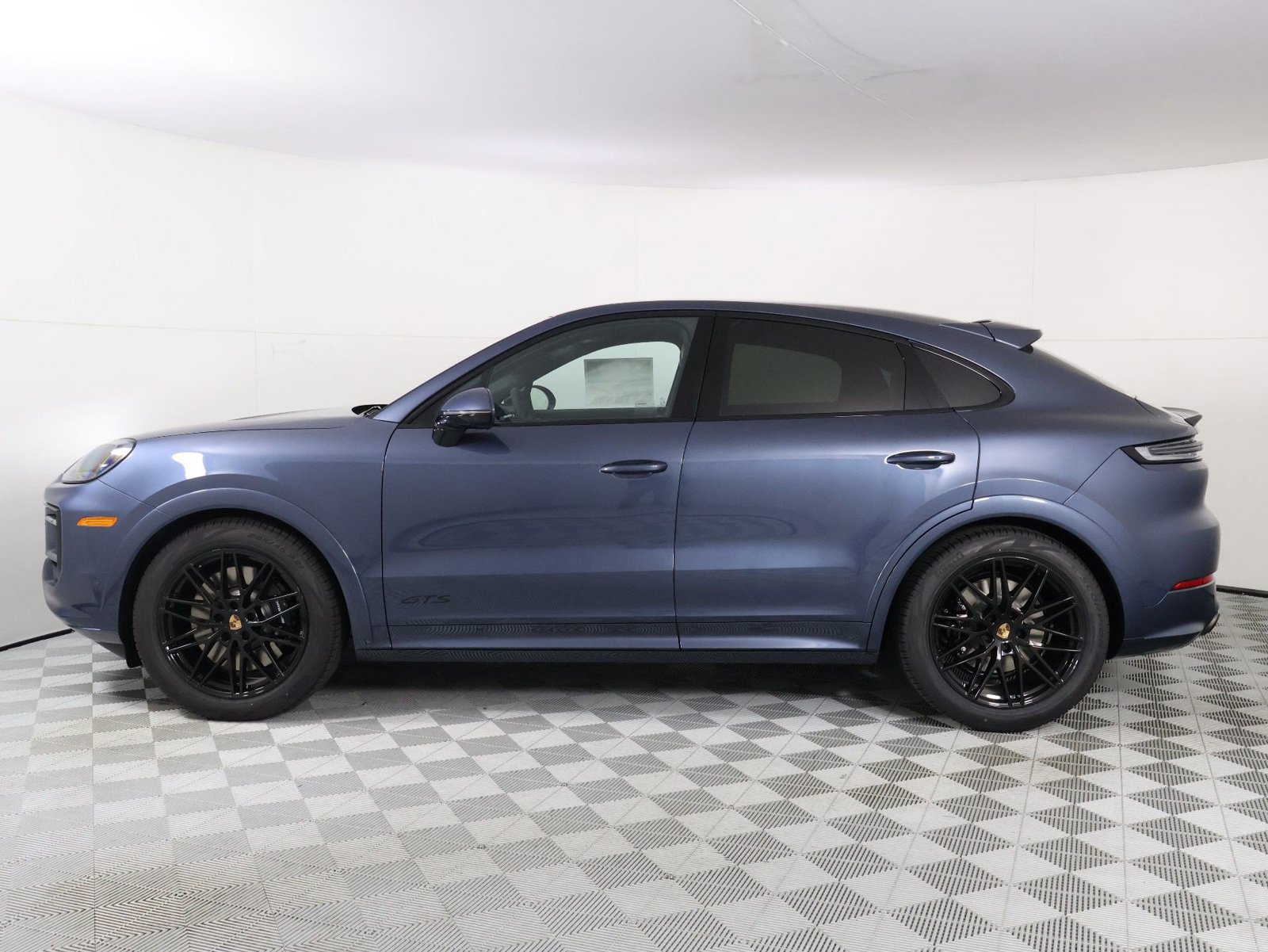 New 2026 Porsche Cayenne GTS AWD/4WD image 2