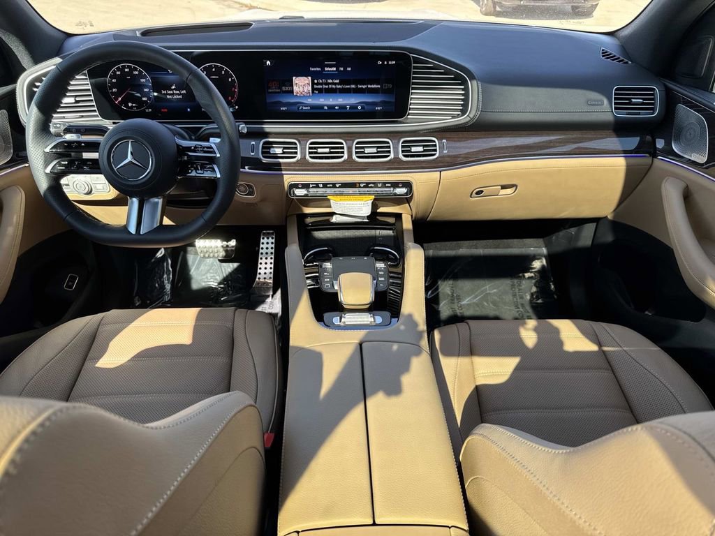 New 2026 Mercedes-Benz GLS 580 4MATIC image 17