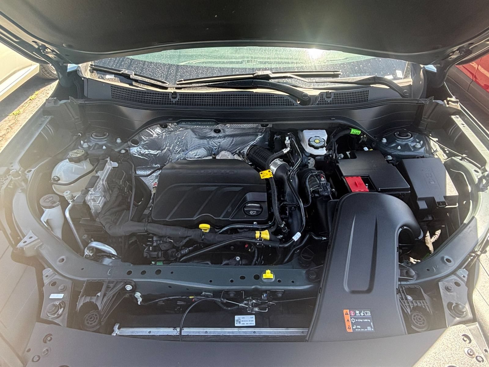 Used 2025 Chevrolet Trax LT FWD image 29