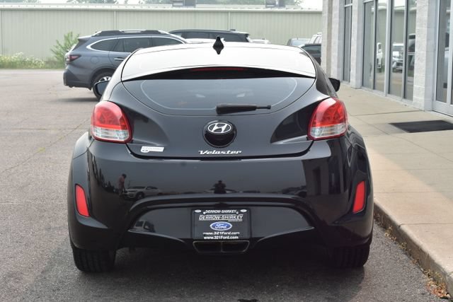 Used 2012 Hyundai Veloster w/ Style Pkg FWD image 8