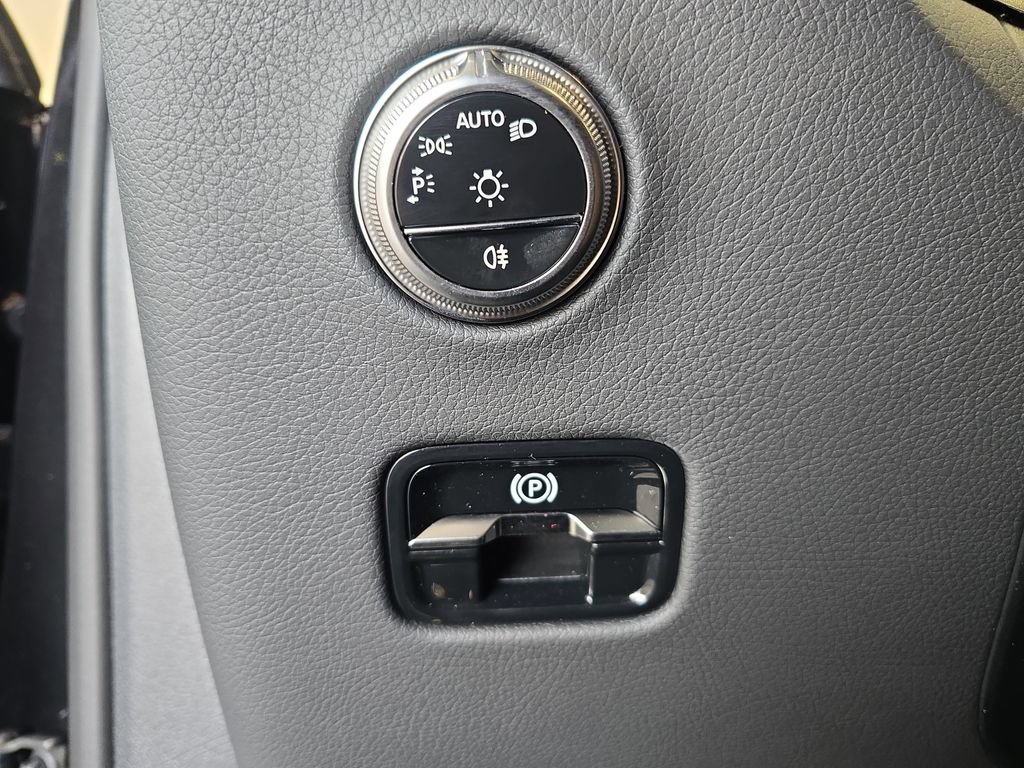 Certified 2026 Mercedes-Benz GLC 300 image 29
