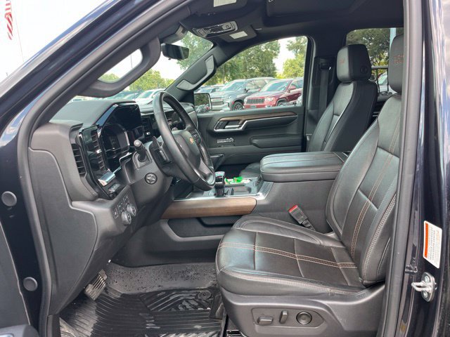Used 2024 Chevrolet Silverado 1500 High Country w/ Technology Package AWD/4WD image 15