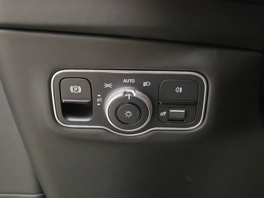 New 2026 Aston Martin DBX S AWD/4WD image 37