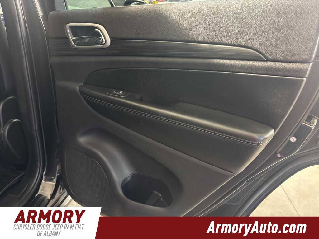 Used 2020 Jeep Grand Cherokee Laredo w/ 18" Wheel & 8.4" Radio Group image 29