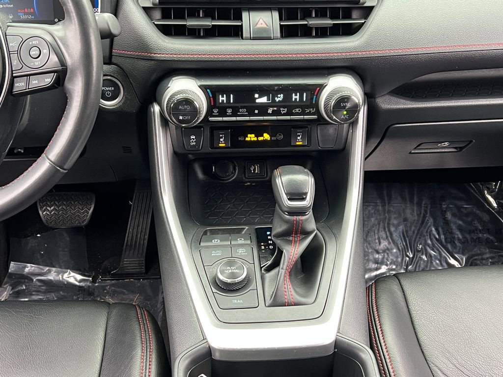 Used 2023 Toyota RAV4 SE image 12