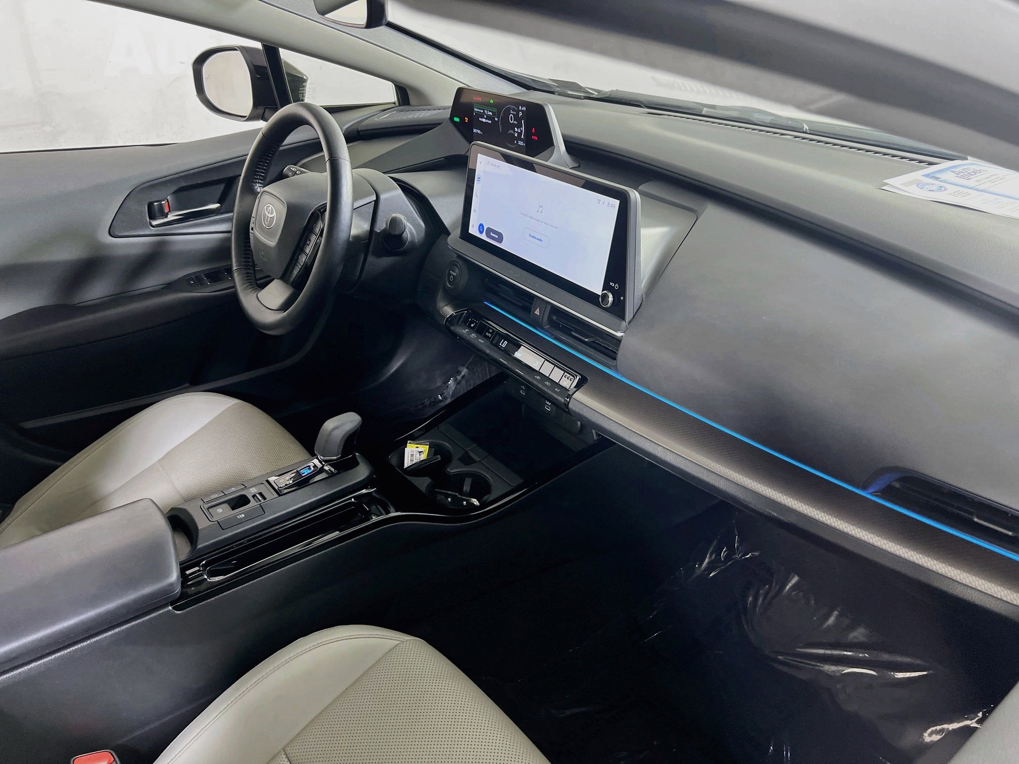 Used 2023 Toyota Prius XLE image 27