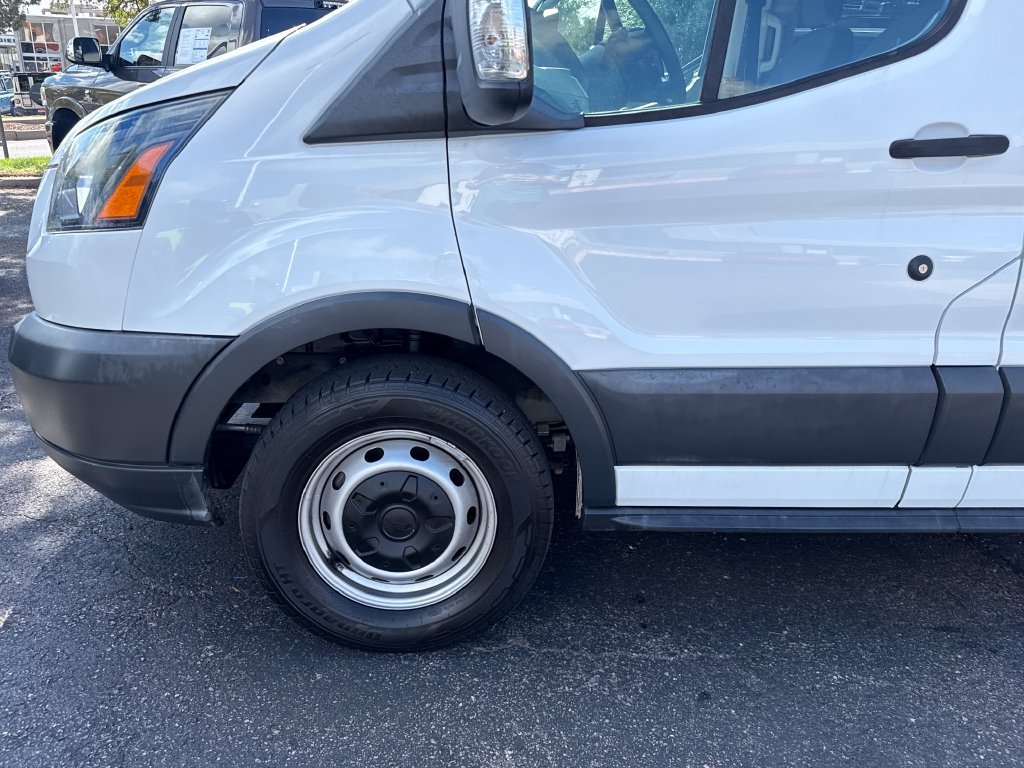 Used 2018 Ford Transit 150 XL RWD image 27