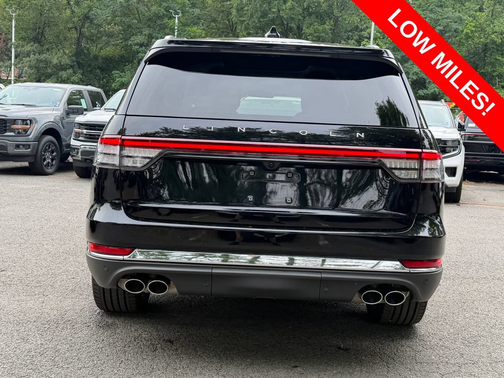 Used 2025 Lincoln Aviator Reserve AWD/4WD image 6