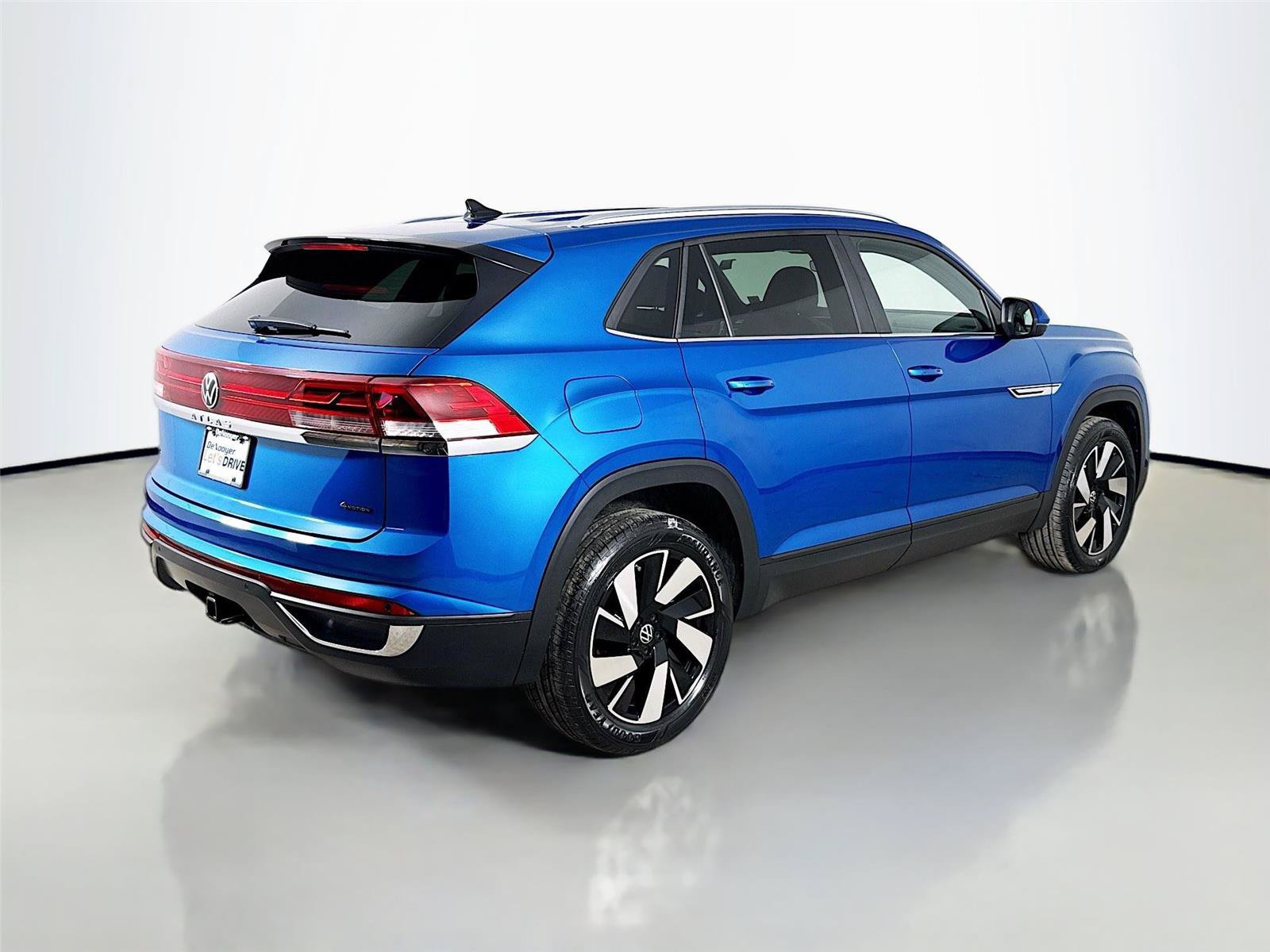 Used 2024 Volkswagen Atlas Cross Sport SE AWD/4WD image 9