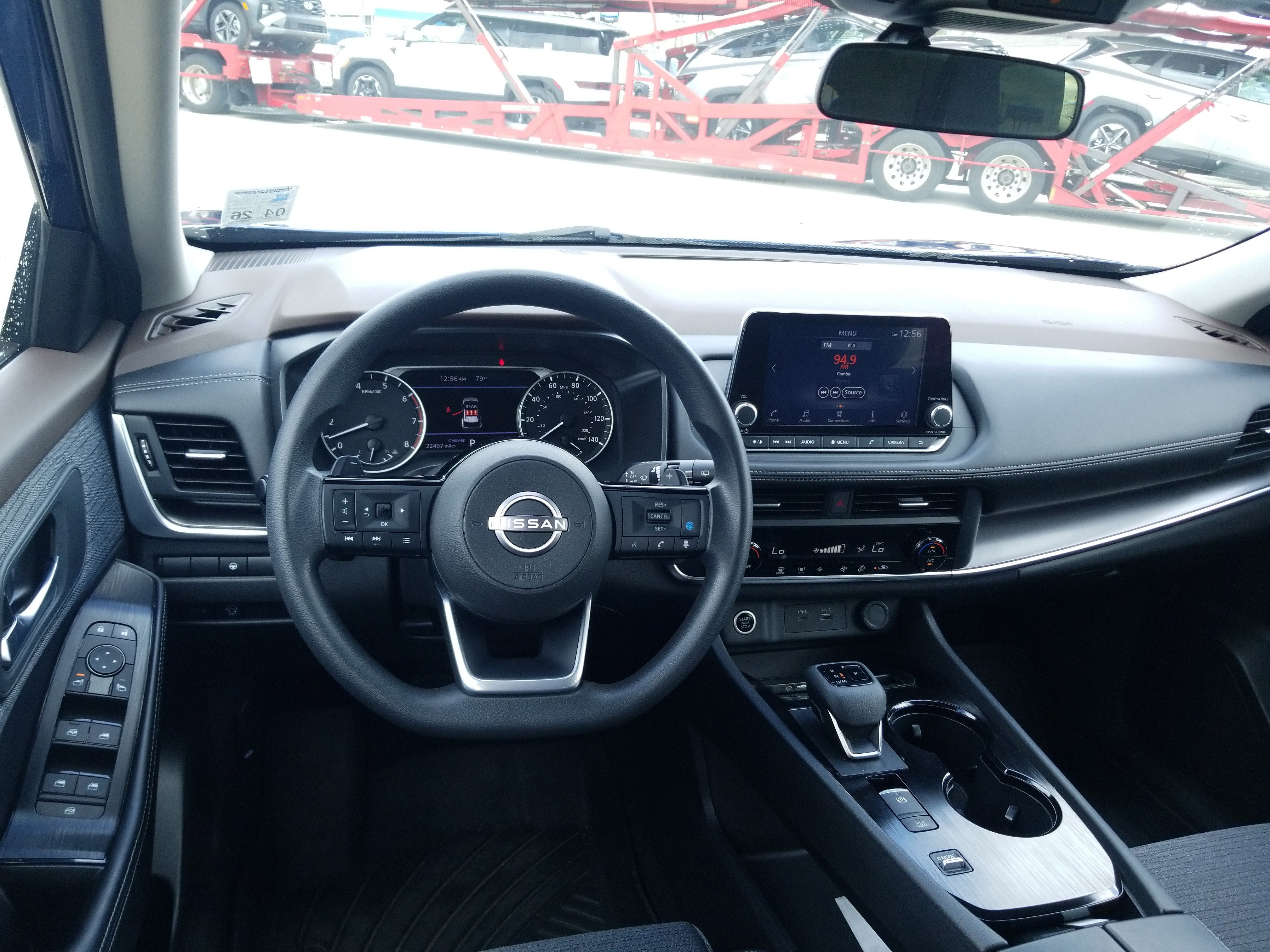 Used 2023 Nissan Rogue SV image 18