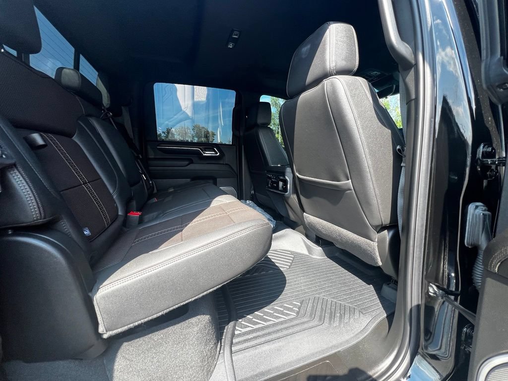 Used 2024 Chevrolet Silverado 2500 High Country w/ High Country Premium Package AWD/4WD image 18