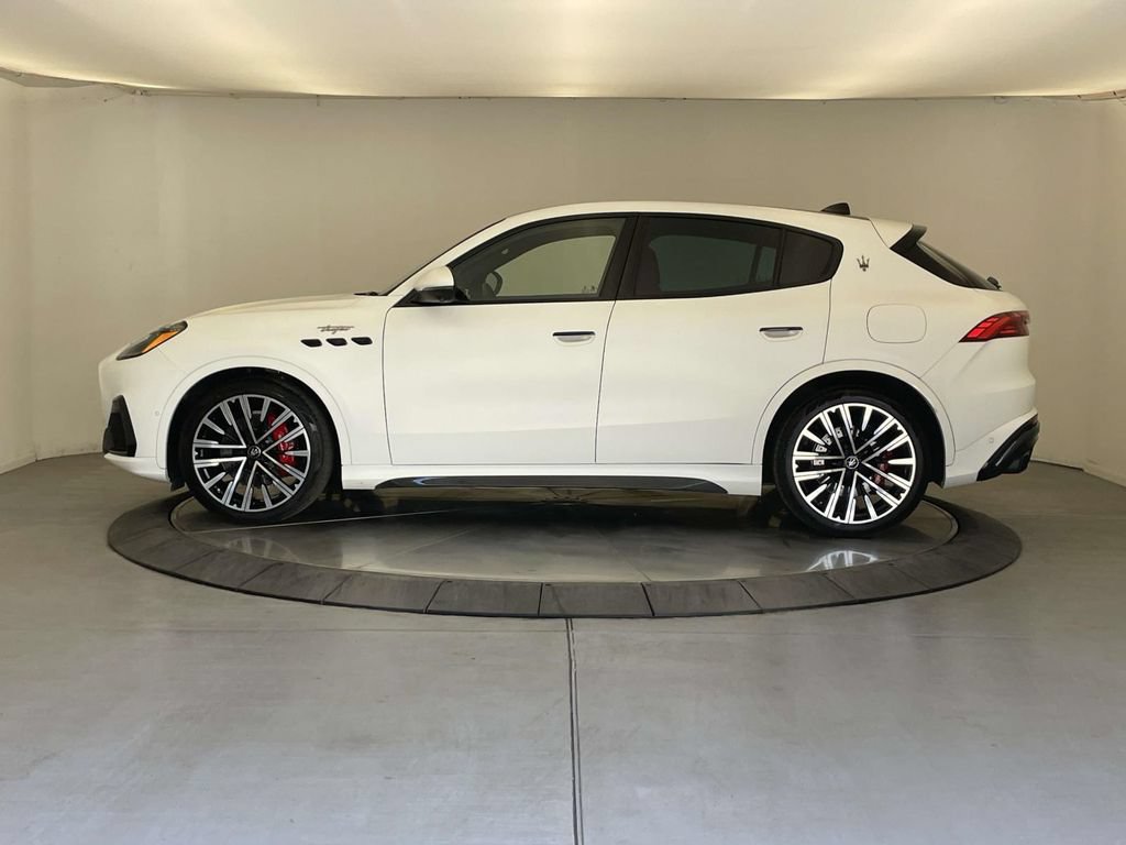 Used 2024 Maserati Grecale Trofeo AWD/4WD image 2