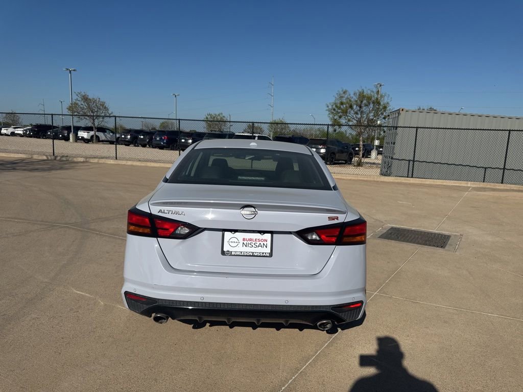 Certified 2024 Nissan Altima 2.5 SR image 4