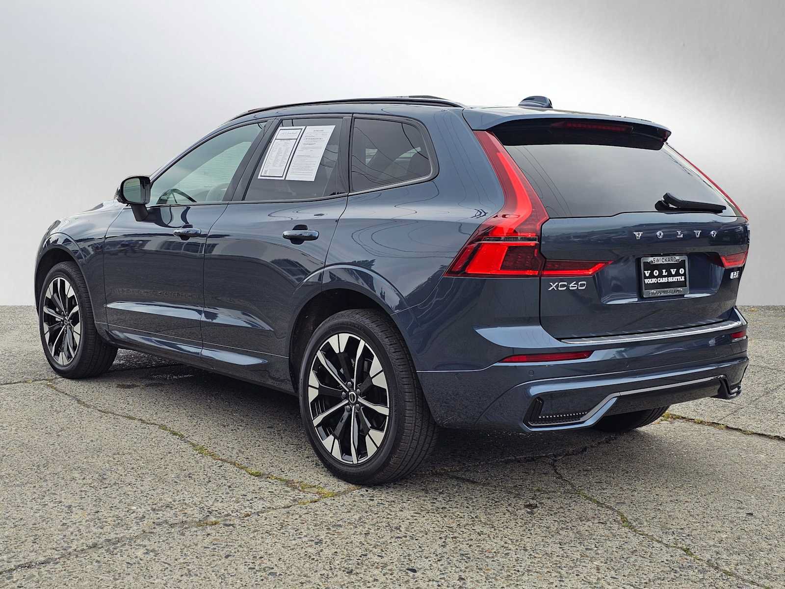 Certified 2026 Volvo XC60 B5 Plus w/ Protection Package Premier AWD/4WD image 5